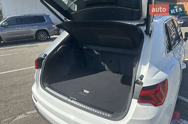 Внедорожник / Кроссовер Audi Q3 2021 в 