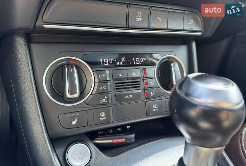 Внедорожник / Кроссовер Audi Q3 2015 в Ивано-Франковске