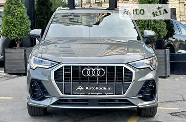 Позашляховик / Кросовер Audi Q3 2019 в Києві