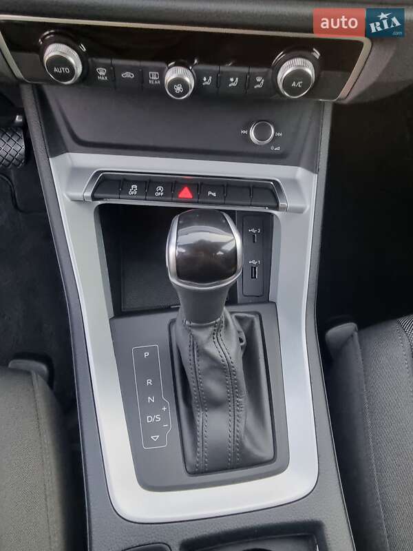 Позашляховик / Кросовер Audi Q3 2020 в Львові