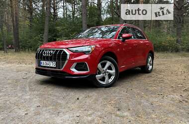 Внедорожник / Кроссовер Audi Q3 2020 в Киеве