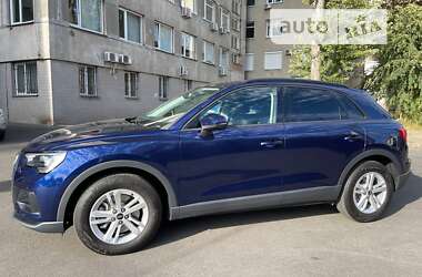 Позашляховик / Кросовер Audi Q3 2021 в Києві