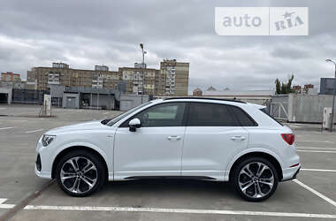 Внедорожник / Кроссовер Audi Q3 2020 в Киеве