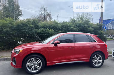 Внедорожник / Кроссовер Audi Q3 2021 в Киеве