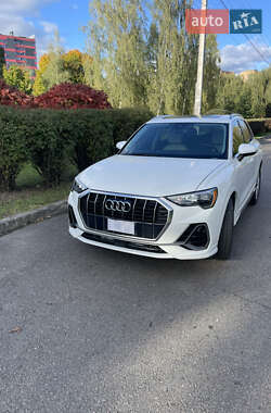 Внедорожник / Кроссовер Audi Q3 2021 в 