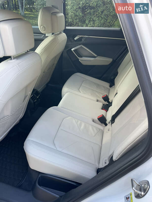 Внедорожник / Кроссовер Audi Q3 2021 в Ровно фото 20 Внедорожник / Кроссовер Audi Q3 2021 в Ровно