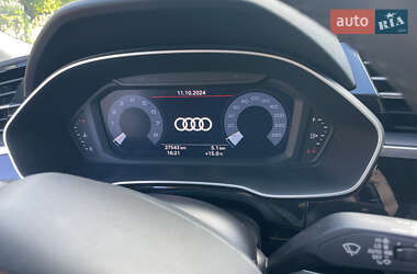 Внедорожник / Кроссовер Audi Q3 2021 в 