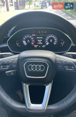 Внедорожник / Кроссовер Audi Q3 2021 в 