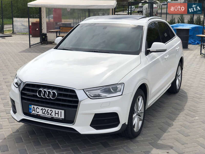 Внедорожник / Кроссовер Audi Q3 2016 в 