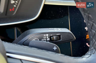 Позашляховик / Кросовер Audi Q3 2022 в 