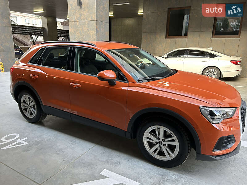 Внедорожник / Кроссовер Audi Q3 2020 в Каменском