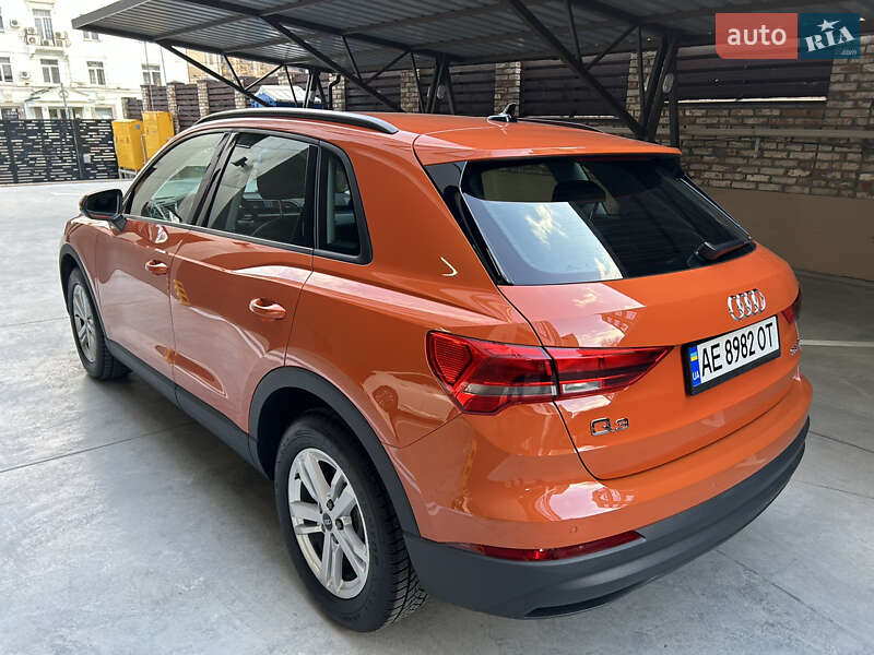 Внедорожник / Кроссовер Audi Q3 2020 в Каменском