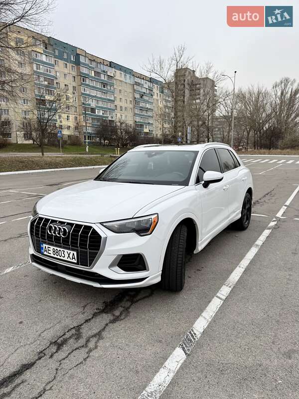 Позашляховик / Кросовер Audi Q3 2019 в Кам'янському