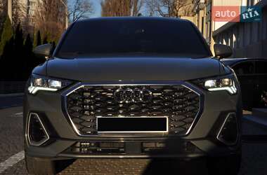 Внедорожник / Кроссовер Audi Q3 2020 в 