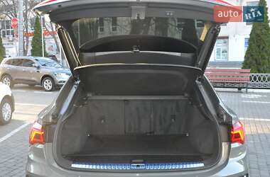 Внедорожник / Кроссовер Audi Q3 2020 в 