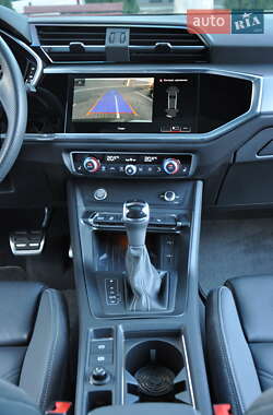 Внедорожник / Кроссовер Audi Q3 2020 в 