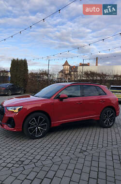 Внедорожник / Кроссовер Audi Q3 2023 в 