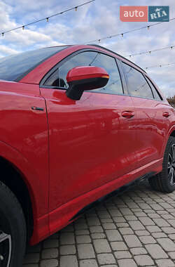 Внедорожник / Кроссовер Audi Q3 2023 в 