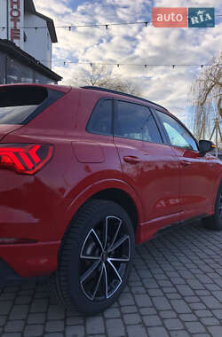 Внедорожник / Кроссовер Audi Q3 2023 в 