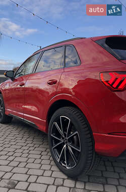 Внедорожник / Кроссовер Audi Q3 2023 в 