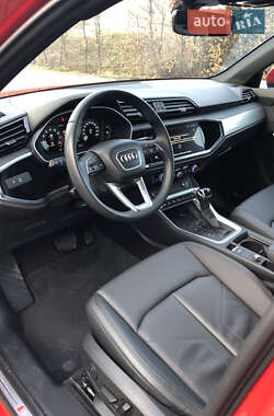 Внедорожник / Кроссовер Audi Q3 2023 в 