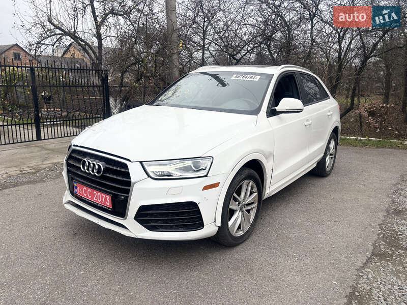 Внедорожник / Кроссовер Audi Q3 2017 в Львове