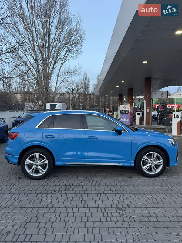 Внедорожник / Кроссовер Audi Q3 2019 в Одессе