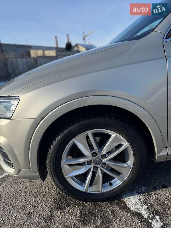 Внедорожник / Кроссовер Audi Q3 2015 в Тернополе