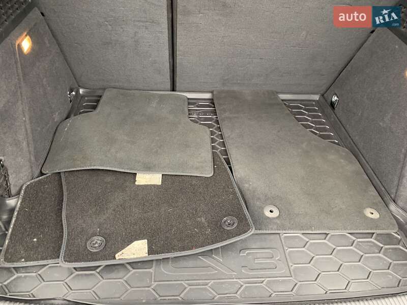 Внедорожник / Кроссовер Audi Q3 2013 в Черкассах