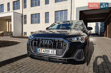 Позашляховик / Кросовер Audi Q3 2020 в Івано-Франківську