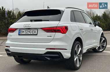 Внедорожник / Кроссовер Audi Q3 2021 в Киеве