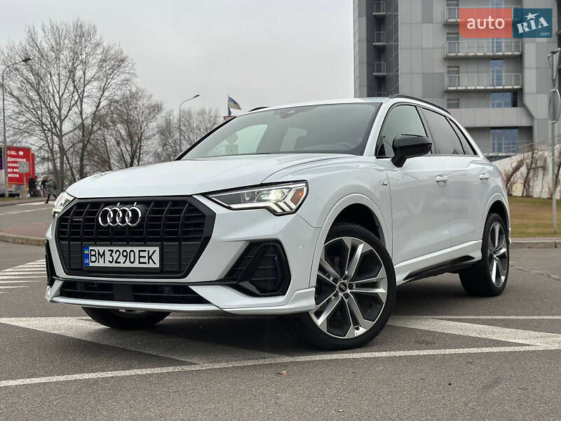 Внедорожник / Кроссовер Audi Q3 2021 в Киеве