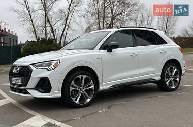 Внедорожник / Кроссовер Audi Q3 2021 в Киеве