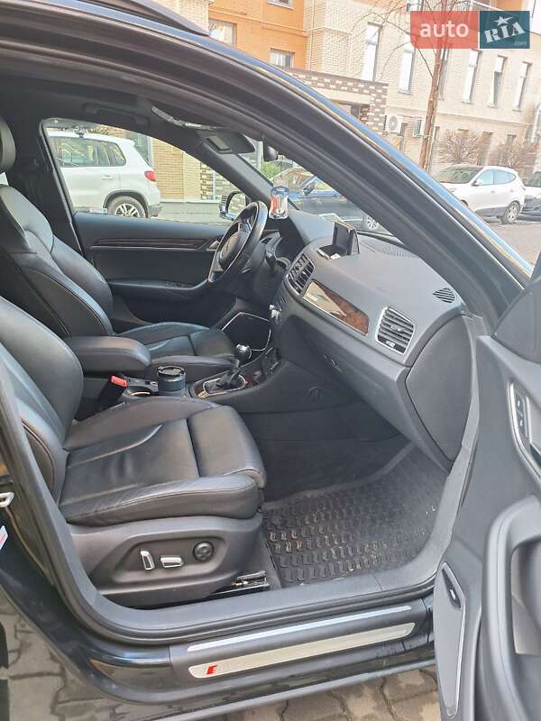 Внедорожник / Кроссовер Audi Q3 2017 в Черновцах