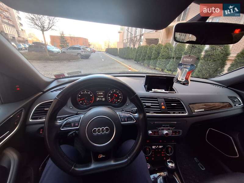 Внедорожник / Кроссовер Audi Q3 2017 в Черновцах