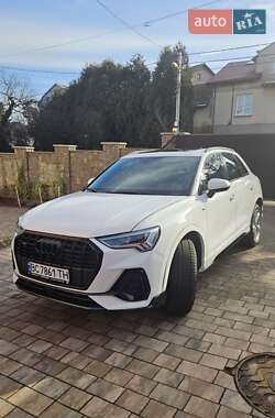 Внедорожник / Кроссовер Audi Q3 2023 в 