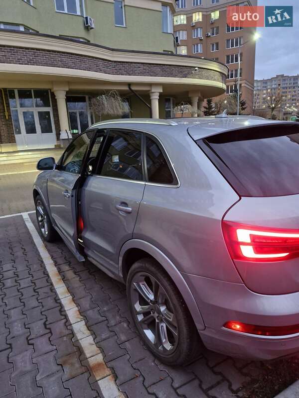 Внедорожник / Кроссовер Audi Q3 2016 в Киеве