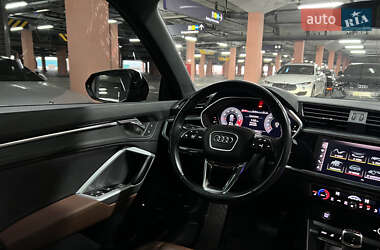 Внедорожник / Кроссовер Audi Q3 2019 в 