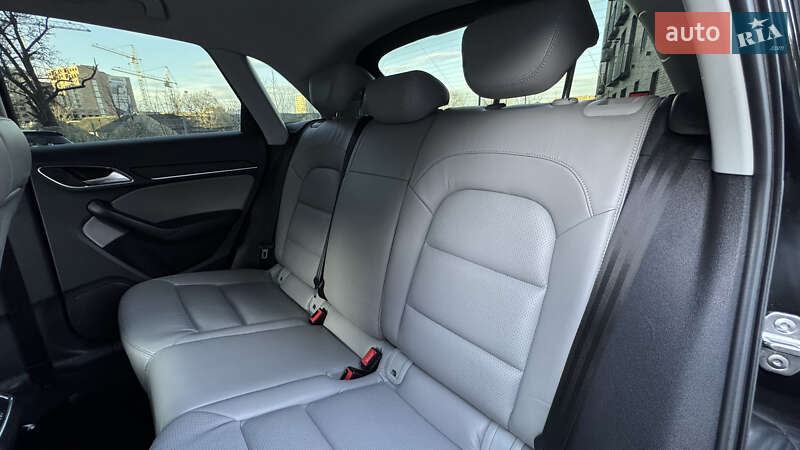 Внедорожник / Кроссовер Audi Q3 2012 в Ивано-Франковске