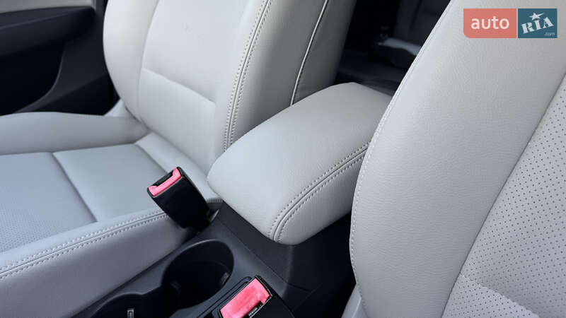 Внедорожник / Кроссовер Audi Q3 2012 в Ивано-Франковске