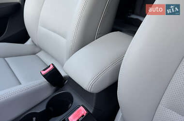 Внедорожник / Кроссовер Audi Q3 2012 в 