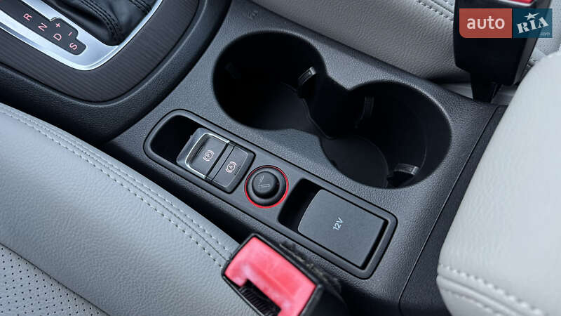 Внедорожник / Кроссовер Audi Q3 2012 в Ивано-Франковске
