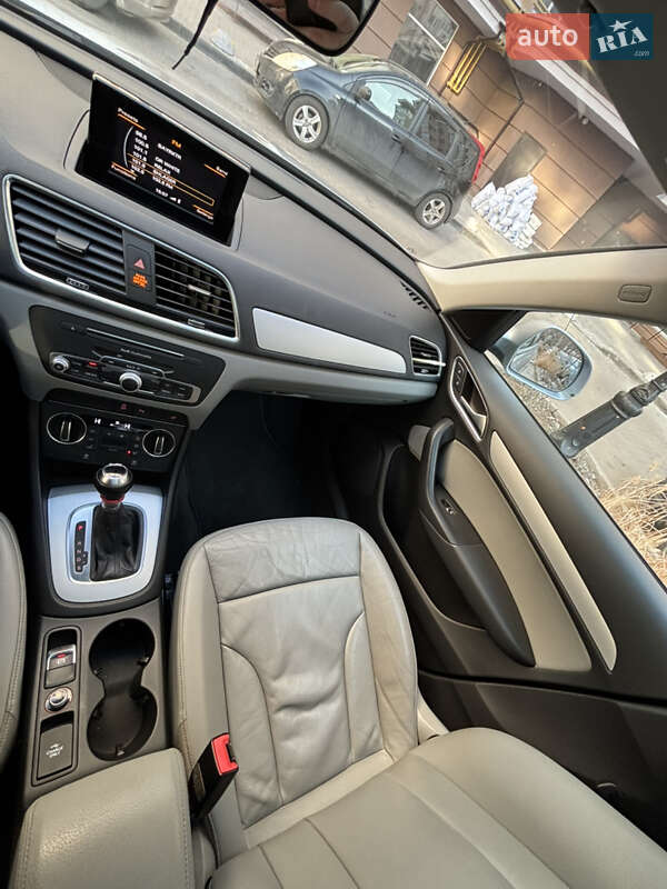 Внедорожник / Кроссовер Audi Q3 2017 в Киеве