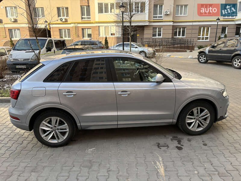 Внедорожник / Кроссовер Audi Q3 2017 в Киеве