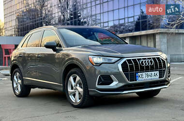 Позашляховик / Кросовер Audi Q3 2019 в Дніпрі