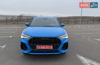Внедорожник / Кроссовер Audi Q3 2023 в 