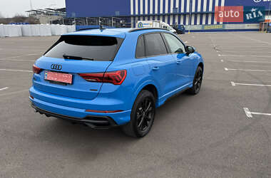 Внедорожник / Кроссовер Audi Q3 2023 в 