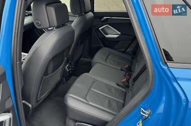 Внедорожник / Кроссовер Audi Q3 2023 в 