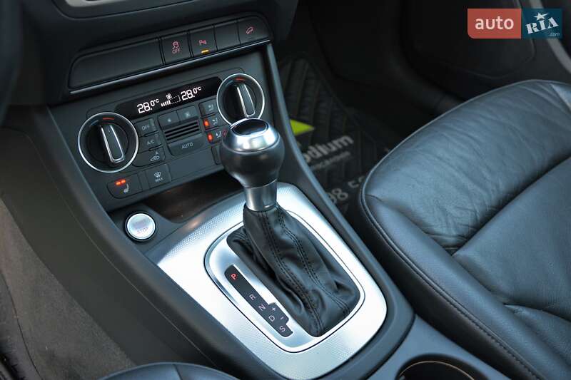 Внедорожник / Кроссовер Audi Q3 2015 в Киеве