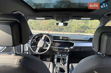 Позашляховик / Кросовер Audi Q3 2020 в 